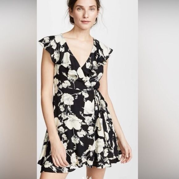 FREE PEOPLE French Quarter Print Wrap Flutter Sleeve Minidress in Onyx Combo. M - Picture 6 of 8